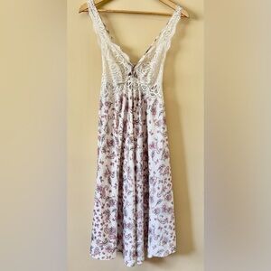 Victoria's Secret| Beautiful Cream Lace Satin Paisley Midi Chemise Negligee Sz S
